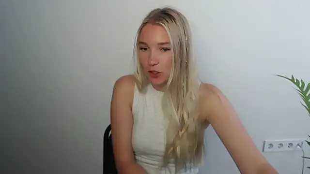 Queen ofLove online show from 8, 6, 2026