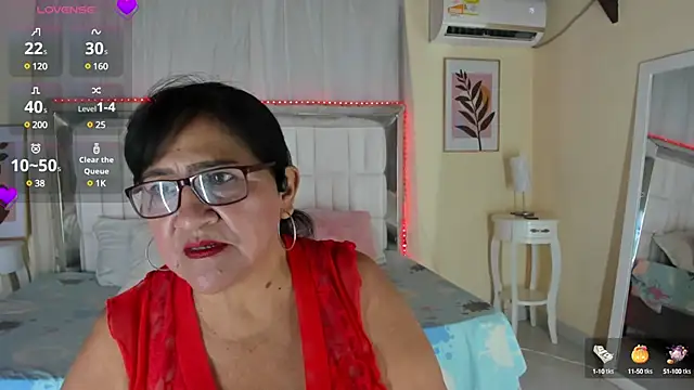 Snapshot of AmandaOlson chatting on 17, 12, 2024 AmandaOlson online show from 17, 12, 2024