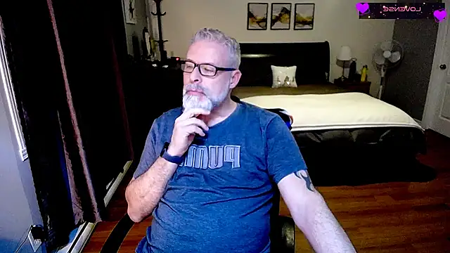 Snapshot of Silverfoxxx-73 chatting on 23, 12, 2024 Silverfoxxx-73 online show from 23, 12, 2024