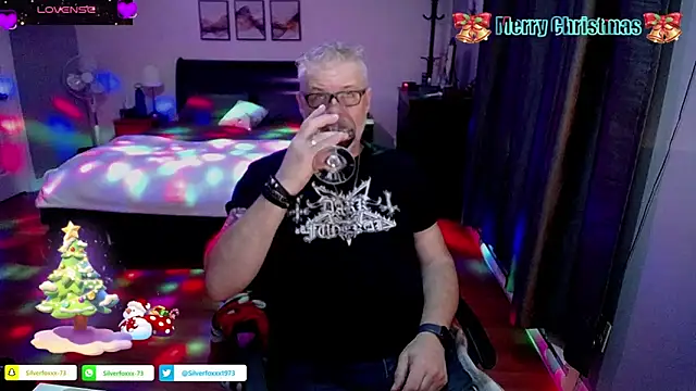 Snapshot of Silverfoxxx-73 chatting on 25, 12, 2024 Silverfoxxx-73 online show from 25, 12, 2024
