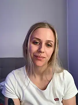 Snapshot of lunawolf21 chatting on 19, 2, 2025 lunawolf21 online show from 19, 2, 2025