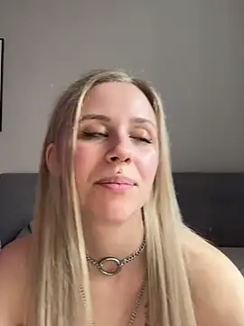 Snapshot of lunawolf21 chatting on 24, 2, 2025 lunawolf21 online show from 24, 2, 2025