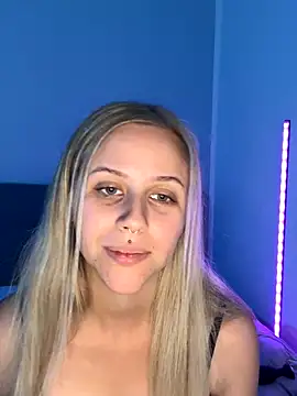 Snapshot of lunawolf21 chatting on 25, 9, 2025 lunawolf21 online show from 25, 9, 2025