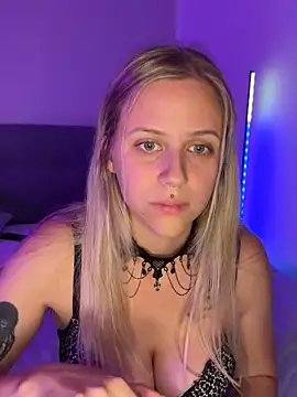 Snapshot of lunawolf21 chatting on 1, 10, 2025 lunawolf21 online show from 1, 10, 2025