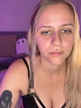 Snapshot of lunawolf21 chatting on 5, 10, 2025 lunawolf21 online show from 5, 10, 2025