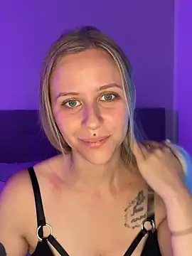 Snapshot of lunawolf21 chatting on 7, 10, 2025 lunawolf21 online show from 7, 10, 2025