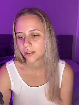 Snapshot of lunawolf21 chatting on 13, 10, 2025 lunawolf21 online show from 13, 10, 2025