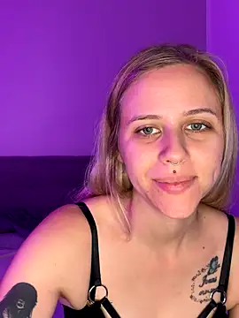 Snapshot of lunawolf21 chatting on 16, 10, 2025 lunawolf21 online show from 16, 10, 2025