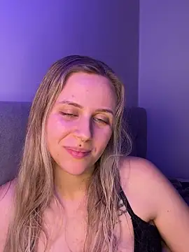 lunawolf21 online show from 2, 2, 2026