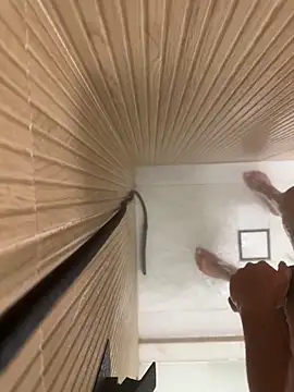 Gustavozx01 online show from 4, 11, 2025