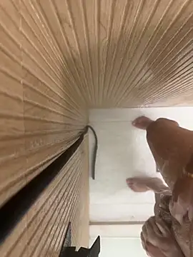 Gustavozx01 online show from 6, 11, 2025