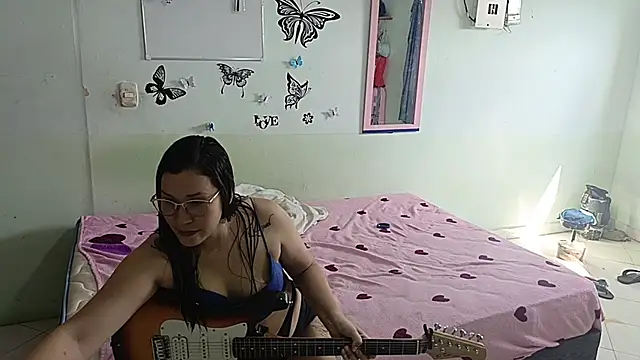 luxandracon23 online show from 11, 2, 2025