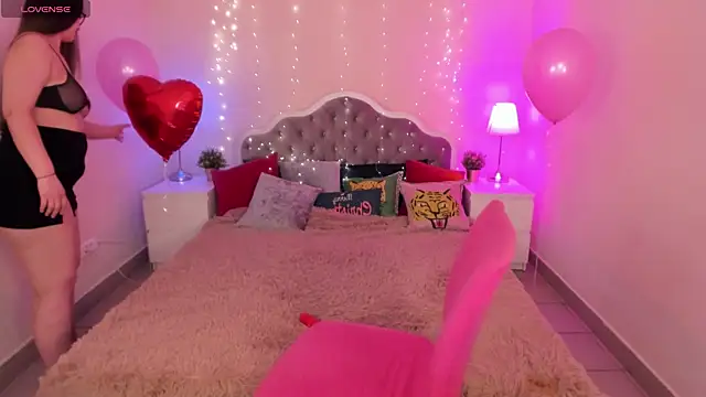 Snapshot of Aria_Blisss chatting on 14, 2, 2025 Aria Blisss online show from 14, 2, 2025
