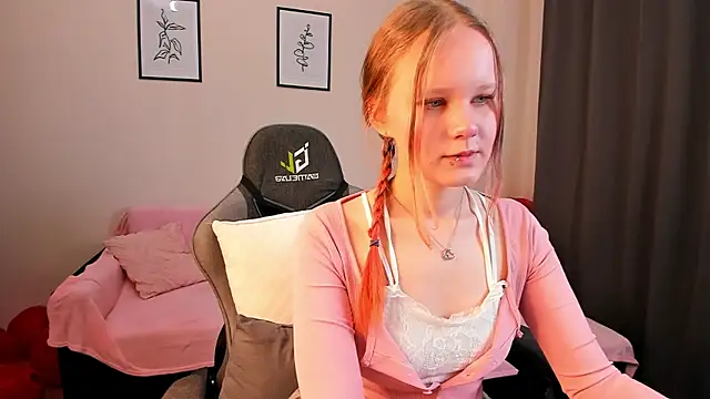 Snapshot of boostyboobs chatting on 3, 3, 2025 boostyboobs online show from 3, 3, 2025