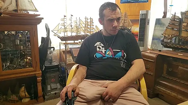 Snapshot of ScubaStevex chatting on 11, 3, 2026 ScubaStevex online show from 11, 3, 2026