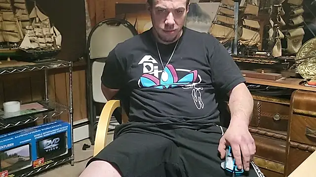 Snapshot of ScubaStevex chatting on 23, 3, 2026 ScubaStevex online show from 23, 3, 2026