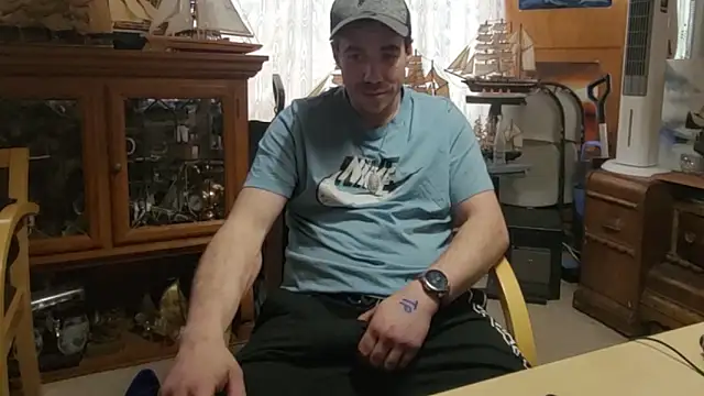 Snapshot of ScubaStevex chatting on 29, 3, 2026 ScubaStevex online show from 29, 3, 2026