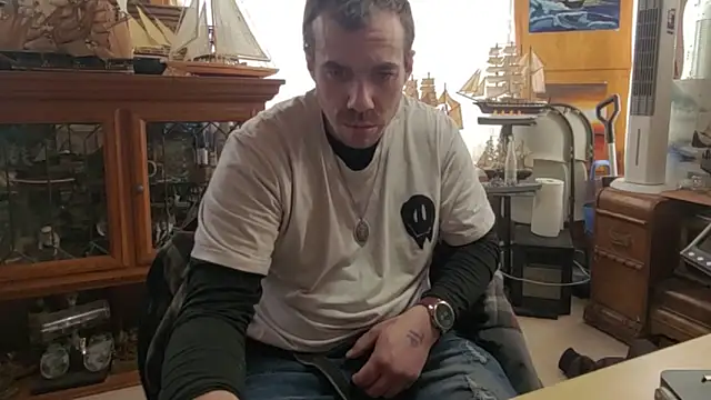 Snapshot of ScubaStevex chatting on 30, 3, 2026 ScubaStevex online show from 30, 3, 2026