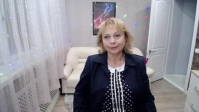 Milla Cutie18 online show from 4, 12, 2024