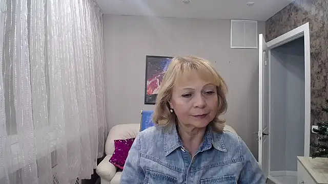Milla Cutie18 online show from 13, 12, 2024