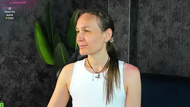 Lillian White online show from 13, 6, 2026