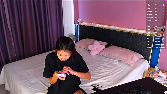 Melissa Mone online show from 2, 2, 2025