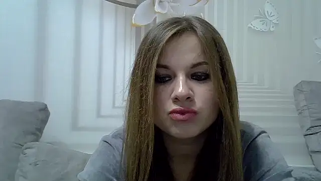 Snapshot of TinaFun4u chatting on 3, 1, 2025 TinaFun4u online show from 3, 1, 2025