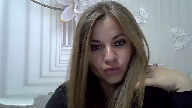 Snapshot of TinaFun4u chatting on 12, 10, 2025 TinaFun4u online show from 12, 10, 2025