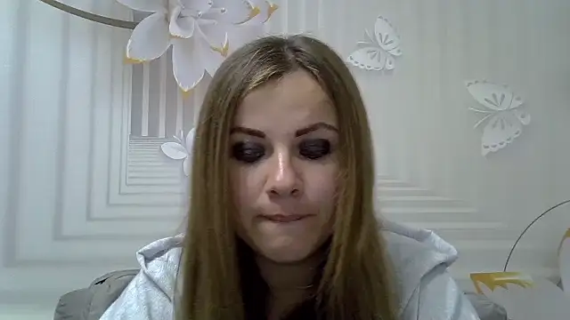 Snapshot of TinaFun4u chatting on 4, 12, 2025 TinaFun4u online show from 4, 12, 2025