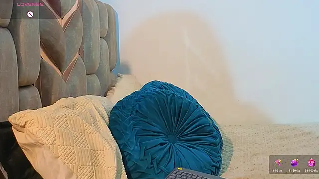 KloheCurvy online show from 24, 11, 2025