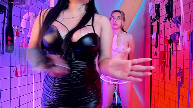 Black Rosse Queen online show from 21, 2, 2025
