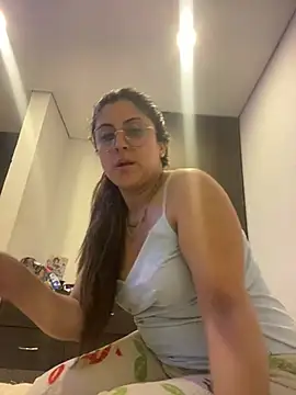 girl anni online show from 31, 1, 2025