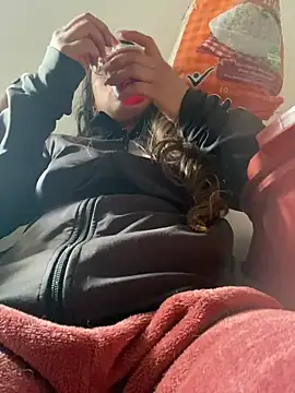 girl anni online show from 2, 2, 2025