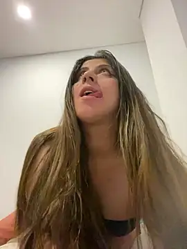 girl anni online show from 7, 2, 2025