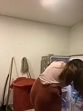 girl anni online show from 11, 2, 2025