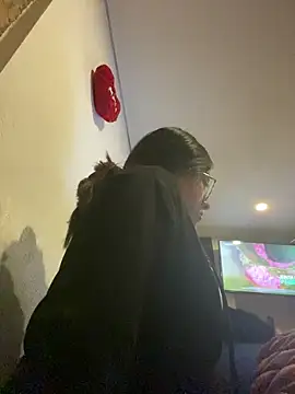 girl anni online show from 25, 2, 2025