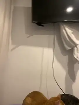 girl anni online show from 6, 3, 2025