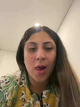 girl anni online show from 8, 3, 2025