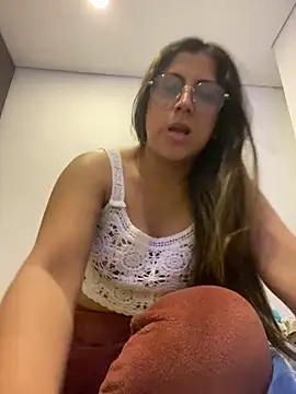 girl anni online show from 10, 3, 2025