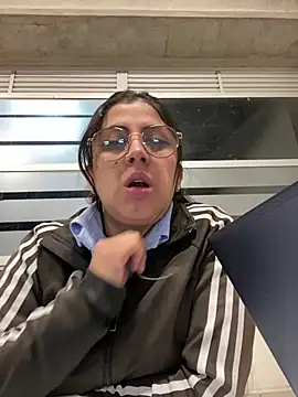 girl anni online show from 13, 3, 2025