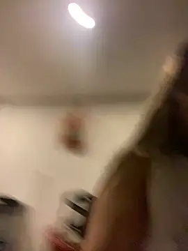 girl anni online show from 2, 10, 2025