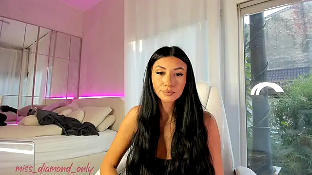 Snapshot of missdiamond_ chatting on 20, 10, 2025 missdiamond  online show from 20, 10, 2025