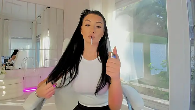 Snapshot of missdiamond_ chatting on 25, 10, 2025 missdiamond  online show from 25, 10, 2025
