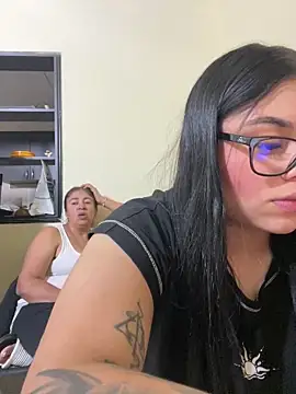 Snapshot of alissonfernandez_ chatting on 10, 9, 2025 alissonfernandez  online show from 10, 9, 2025