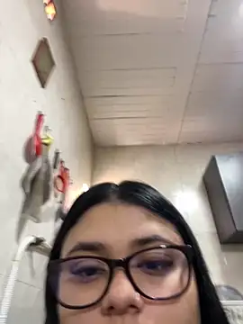 Snapshot of alissonfernandez_ chatting on 1, 10, 2025 alissonfernandez  online show from 1, 10, 2025