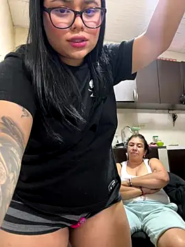 Snapshot of alissonfernandez_ chatting on 4, 10, 2025 alissonfernandez  online show from 4, 10, 2025