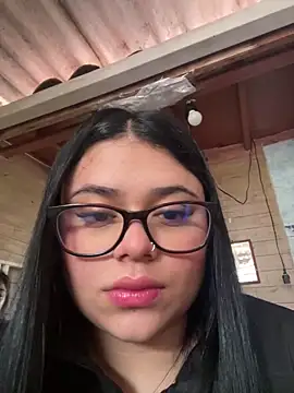 Snapshot of alissonfernandez_ chatting on 8, 10, 2025 alissonfernandez  online show from 8, 10, 2025