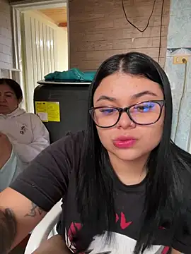 Snapshot of alissonfernandez_ chatting on 10, 10, 2025 alissonfernandez  online show from 10, 10, 2025