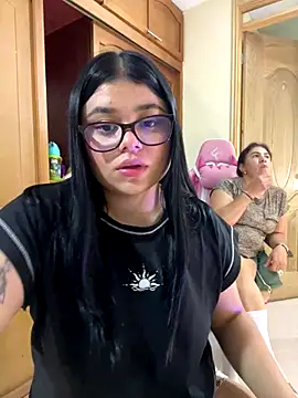 Snapshot of alissonfernandez_ chatting on 18, 10, 2025 alissonfernandez  online show from 18, 10, 2025
