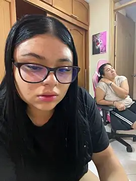 Snapshot of alissonfernandez_ chatting on 21, 10, 2025 alissonfernandez  online show from 21, 10, 2025